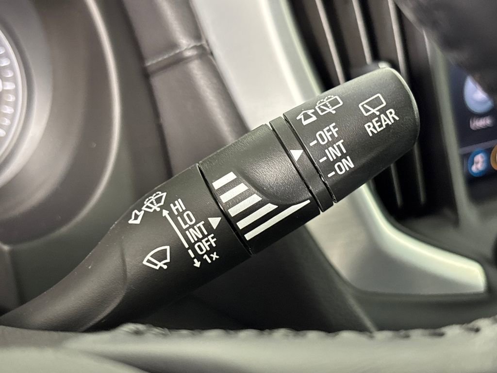 Used 2022 GMC Terrain SLT w/ Infotainment Package II FWD image 16