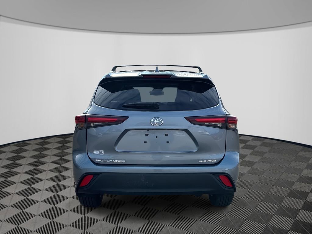 Used 2024 Toyota Highlander XLE image 6