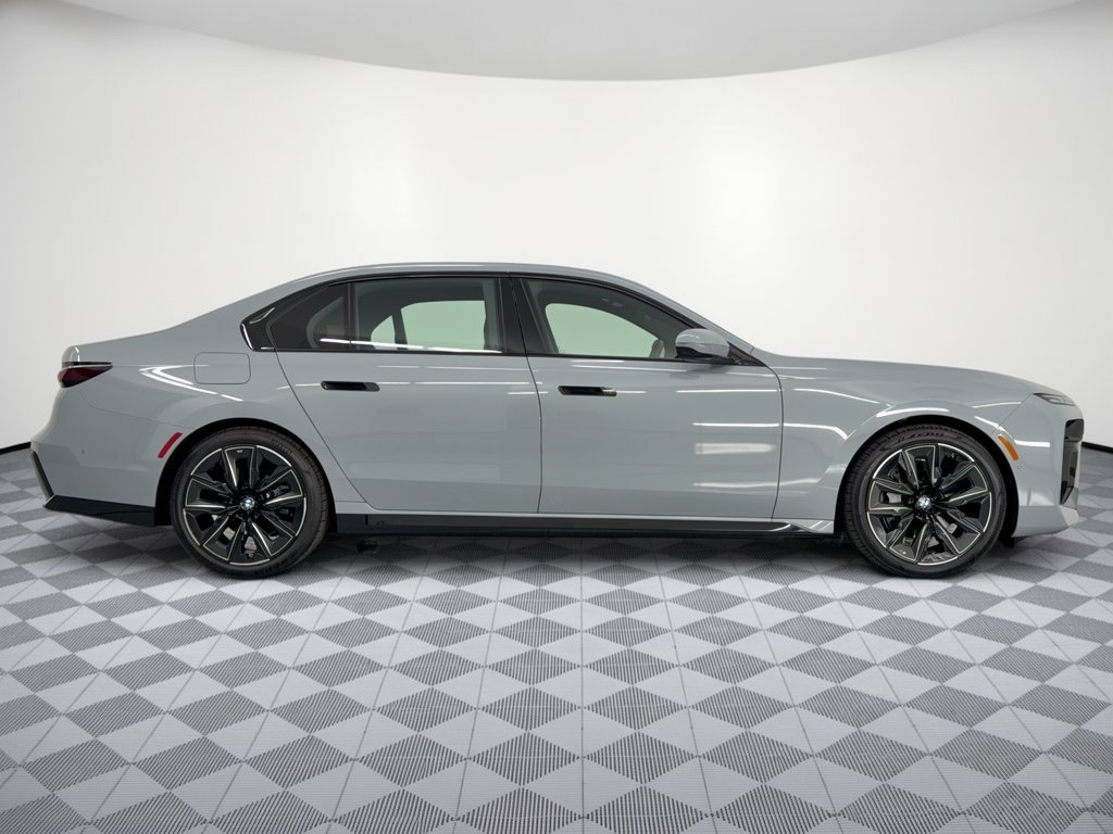 Certified 2026 BMW 740i RWD image 8