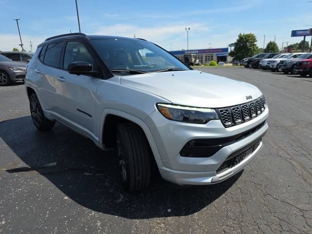 Used 2024 Jeep Compass Limited w/ Driver Assist Group I AWD/4WD image 9
