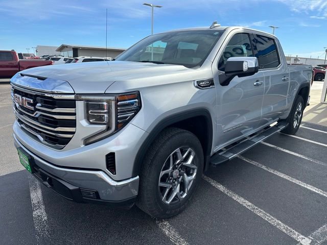Used 2022 GMC Sierra 1500 SLT w/ SLT Convenience Package AWD/4WD image 3