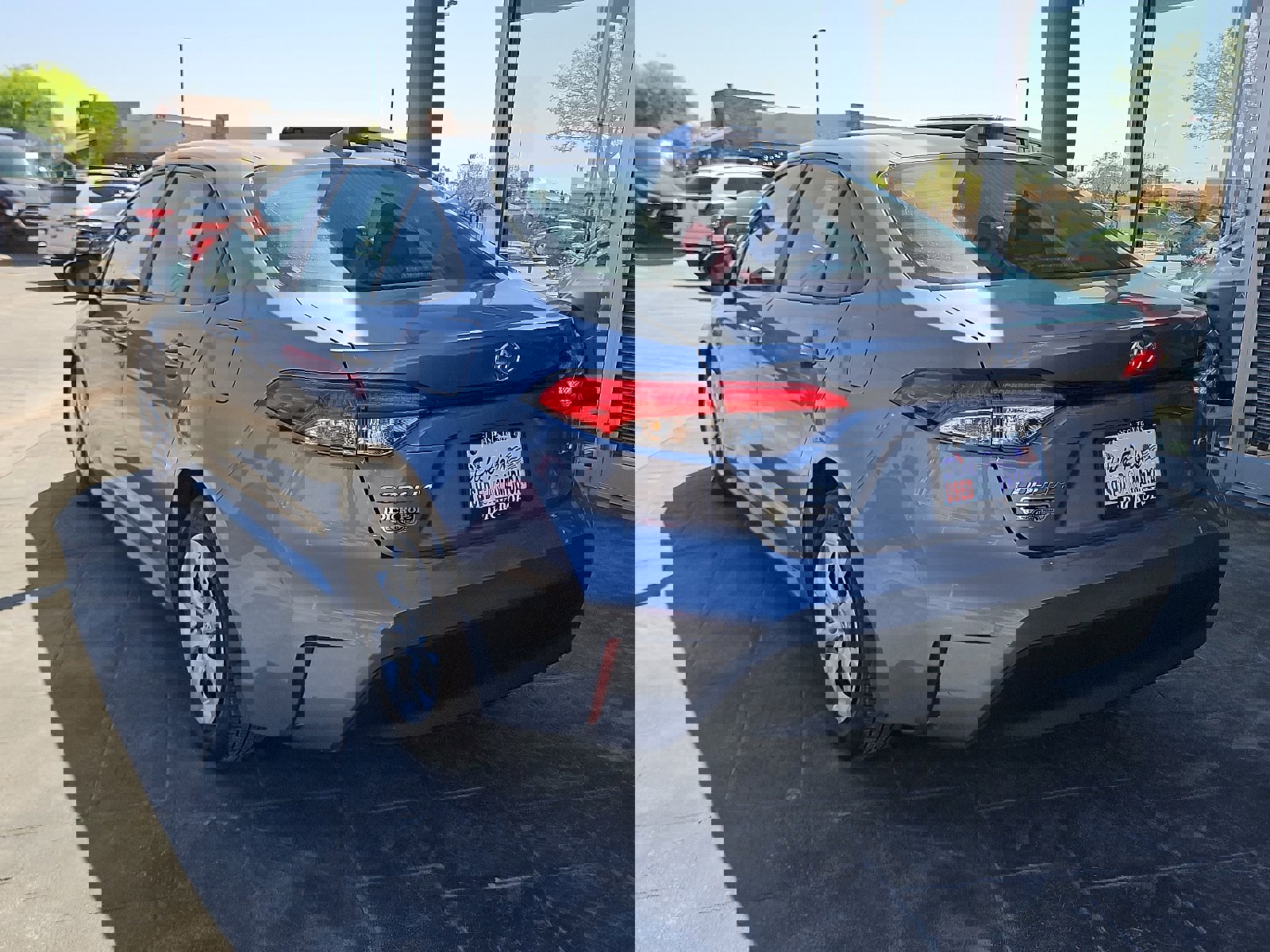 Used 2023 Toyota Corolla LE image 4