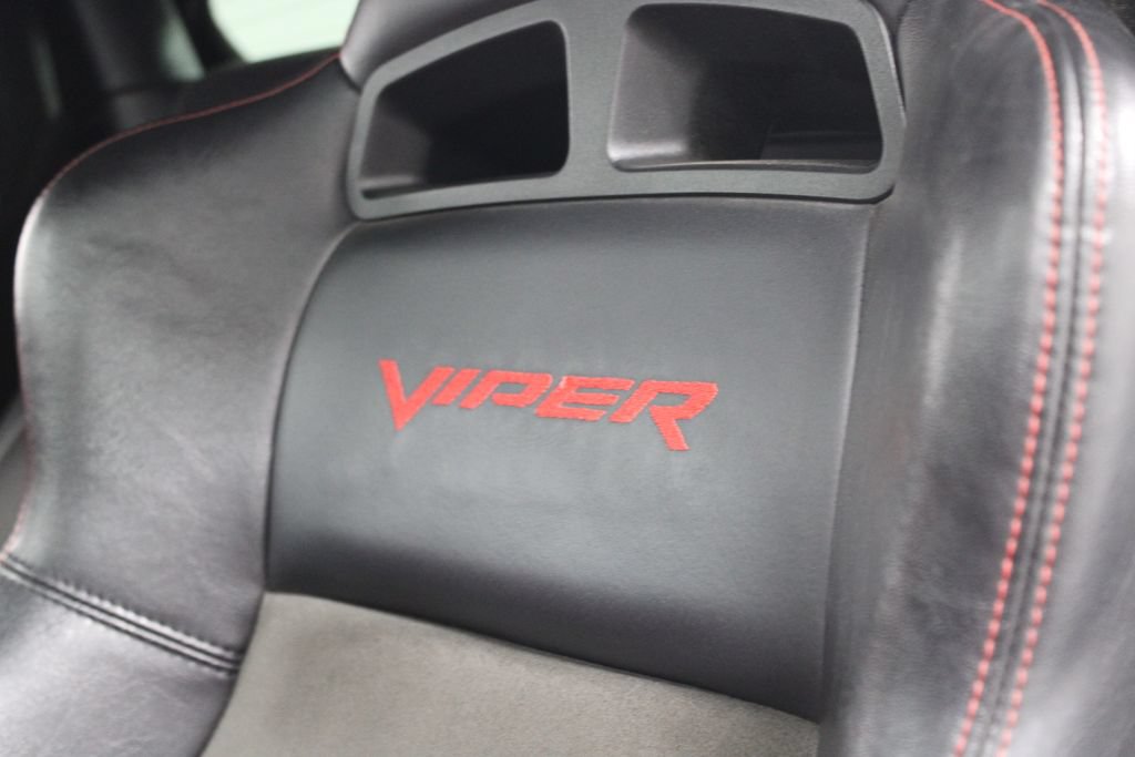 Used 2004 Dodge Viper SRT-10 RWD image 31