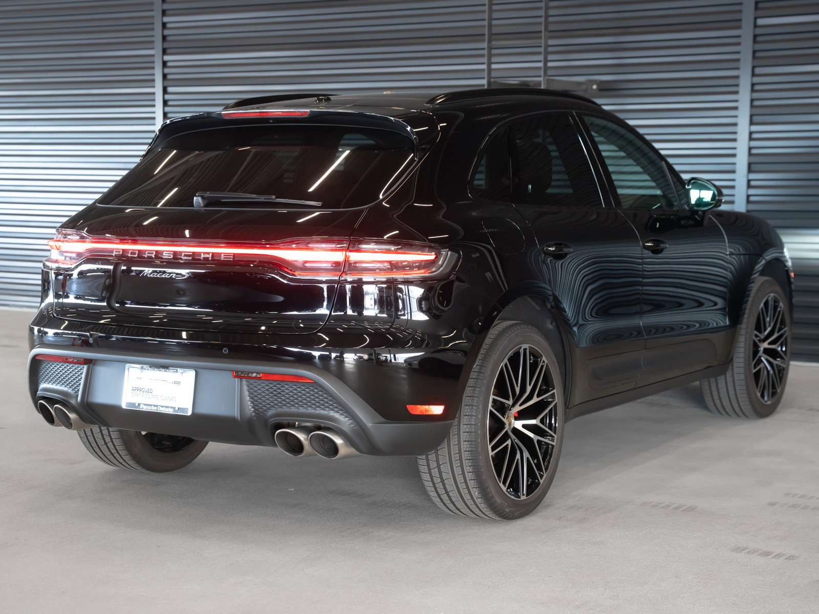 Certified 2025 Porsche Macan S image 10