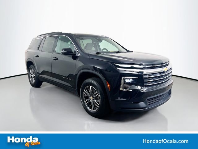 Used 2025 Chevrolet Traverse LT FWD image 1
