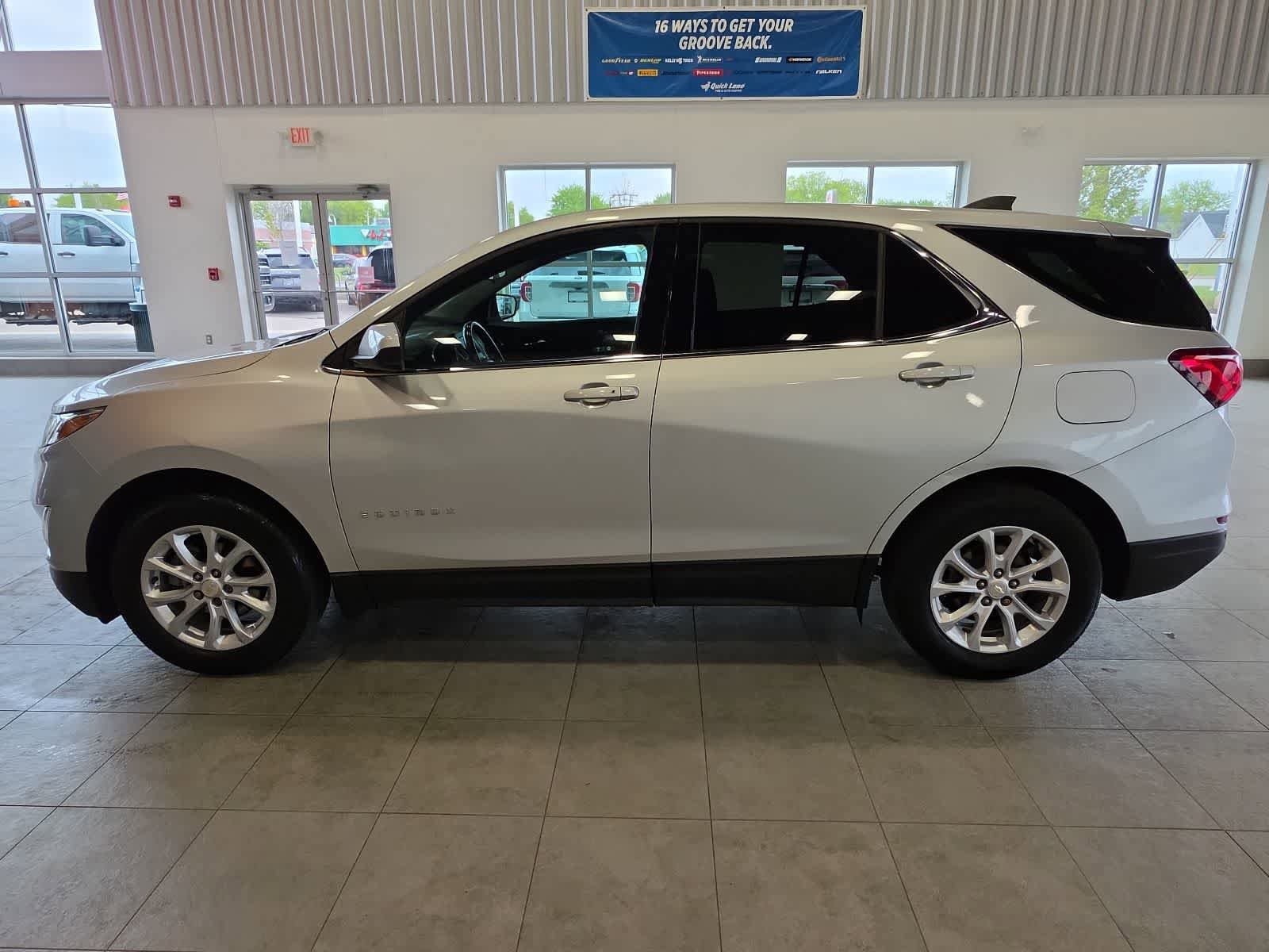 Used 2020 Chevrolet Equinox LT w/ Driver Convenience Package FWD image 11