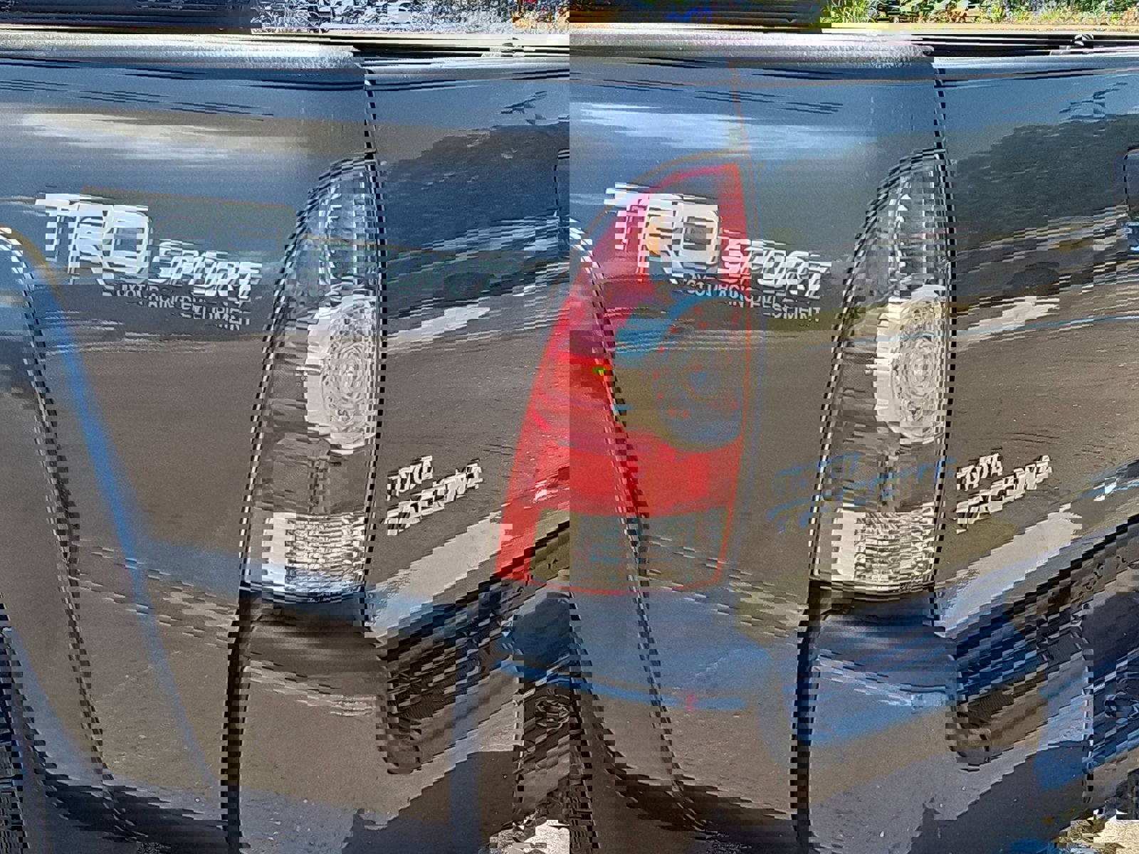 Used 2015 Toyota Tacoma PreRunner w/ TRD Sport Package RWD image 32