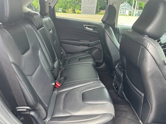 Used 2022 Ford Edge Titanium w/ Equipment Group 301A AWD/4WD image 15