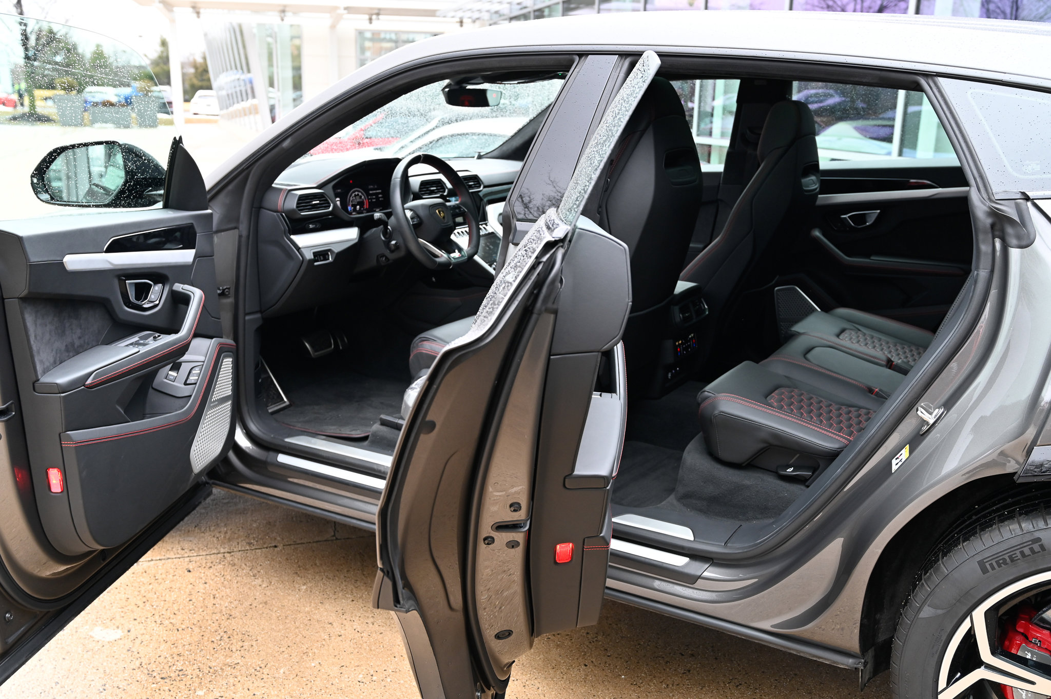 Used 2021 Lamborghini Urus image 35