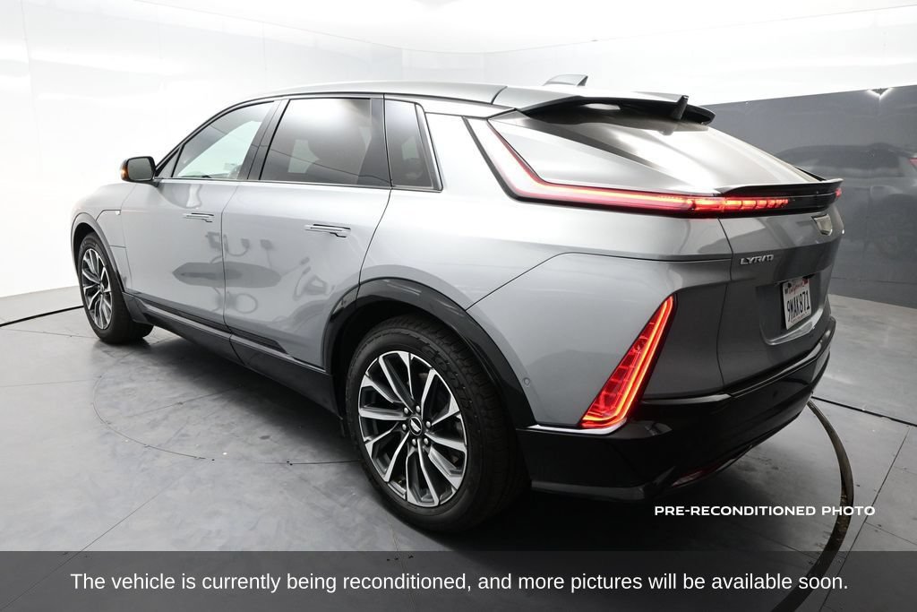Used 2024 Cadillac Lyriq Sport RWD image 8