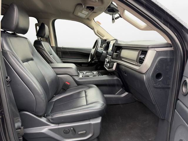 Used 2024 Ford Expedition XLT image 15