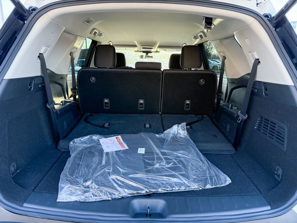 New 2025 Nissan Pathfinder SV w/ Cargo Package image 28