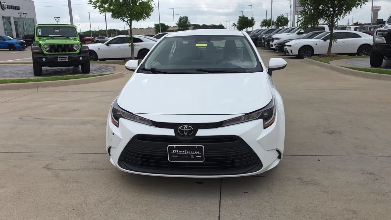 Used 2024 Toyota Corolla LE FWD image 6