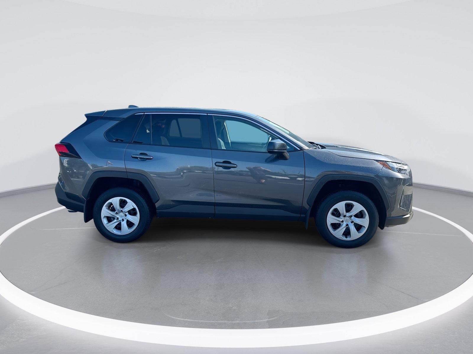 Used 2024 Toyota RAV4 LE FWD image 10