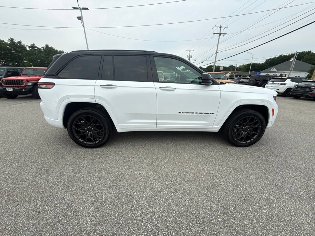 Certified 2024 Jeep Grand Cherokee Summit AWD/4WD image 6