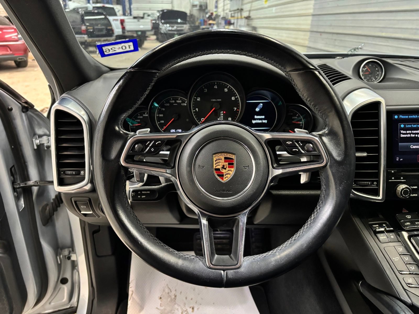 Used 2018 Porsche Cayenne AWD/4WD image 13