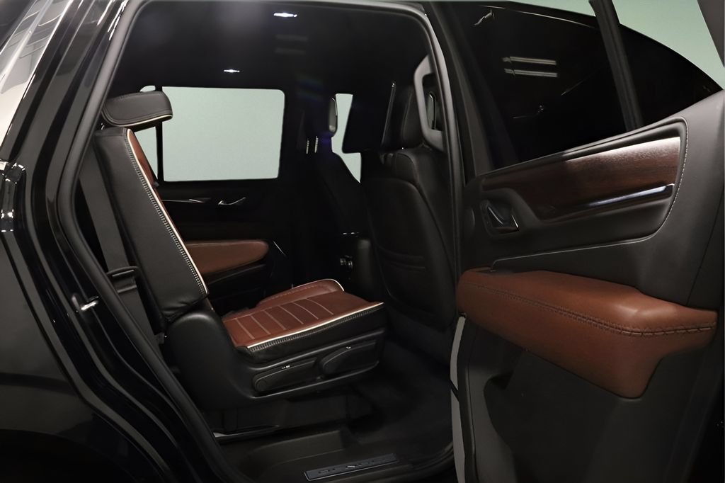 Used 2024 GMC Yukon Denali Ultimate AWD/4WD image 15