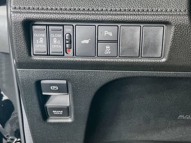 Certified 2026 Honda Odyssey Elite image 12