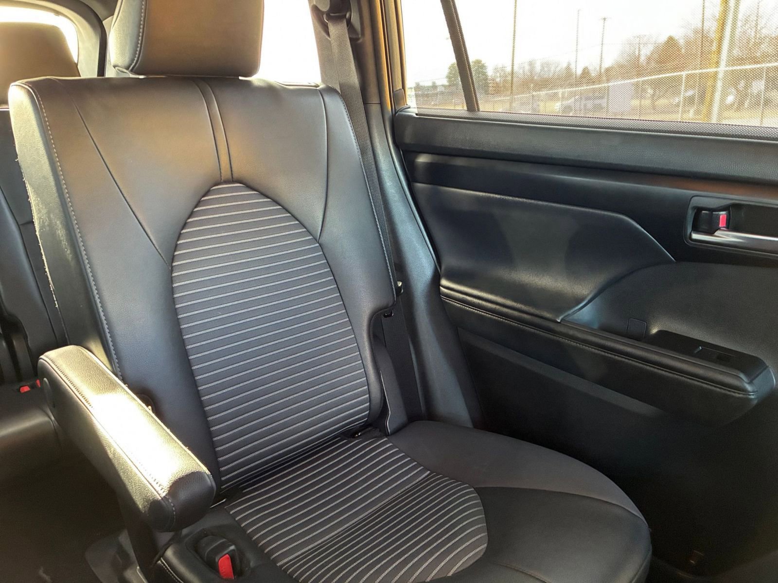 Used 2025 Toyota Highlander XSE image 42