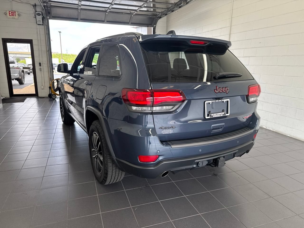 Used 2021 Jeep Grand Cherokee Trailhawk w/ Premium Lighting Group AWD/4WD image 6