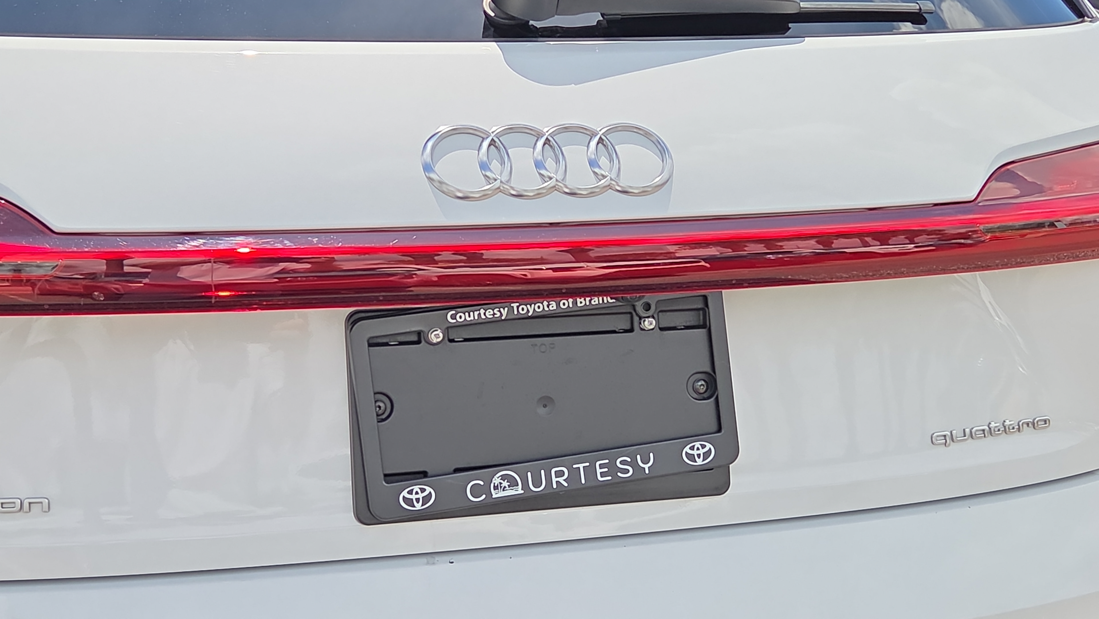 Used 2022 Audi e-tron Premium Plus w/ Premium Plus Package AWD/4WD image 30