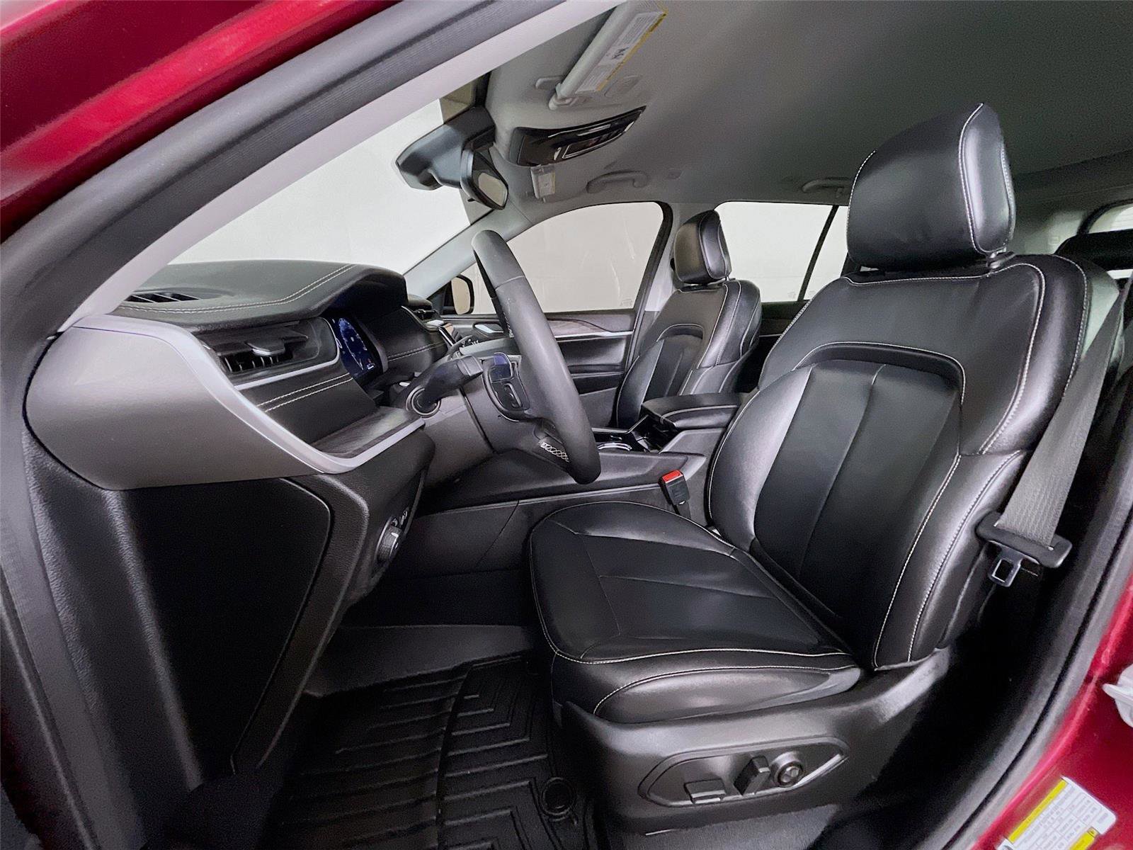 Used 2023 Jeep Grand Cherokee Limited image 23