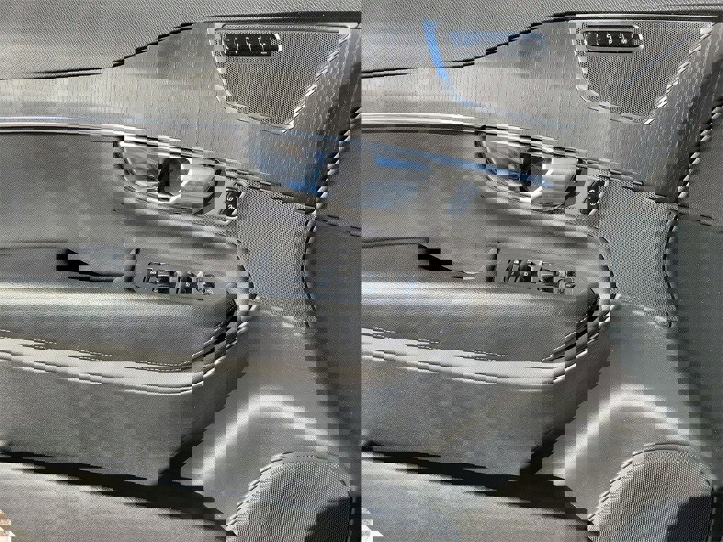 Used 2020 Volvo XC90 T5 Momentum w/ Protection Package image 15