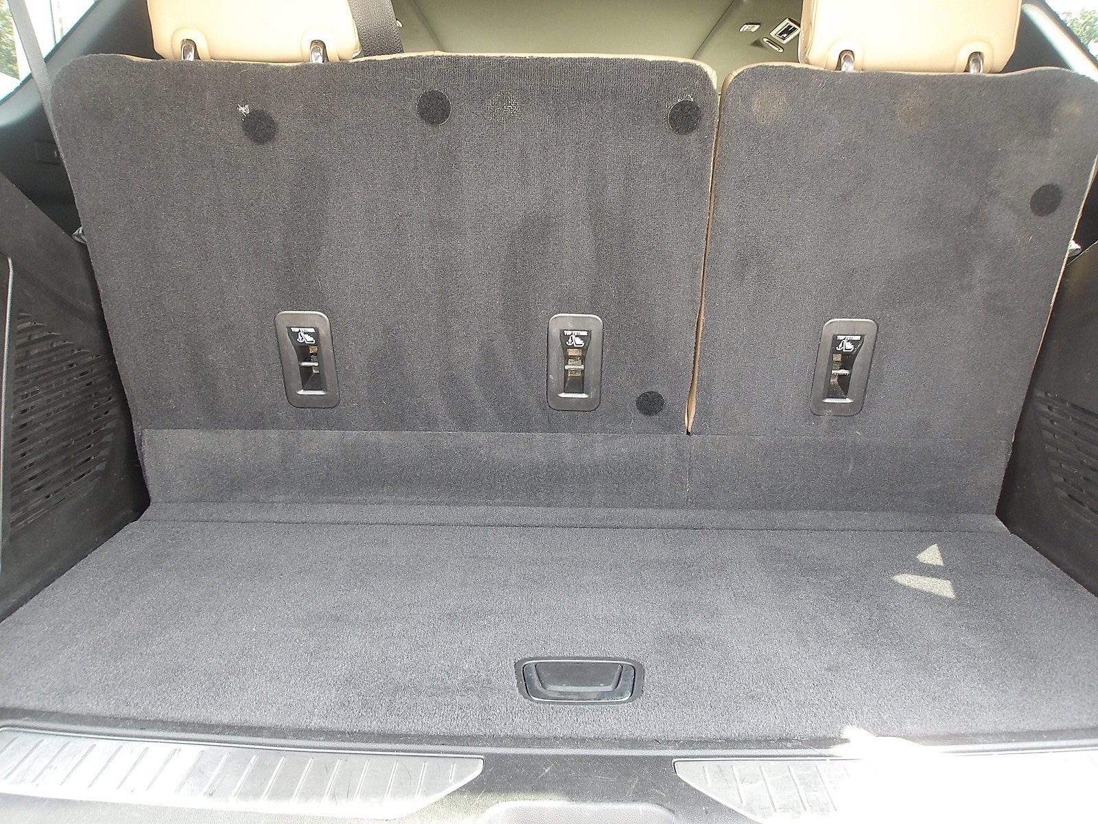 Used 2021 Chevrolet Tahoe Premier w/ Premium Package image 17