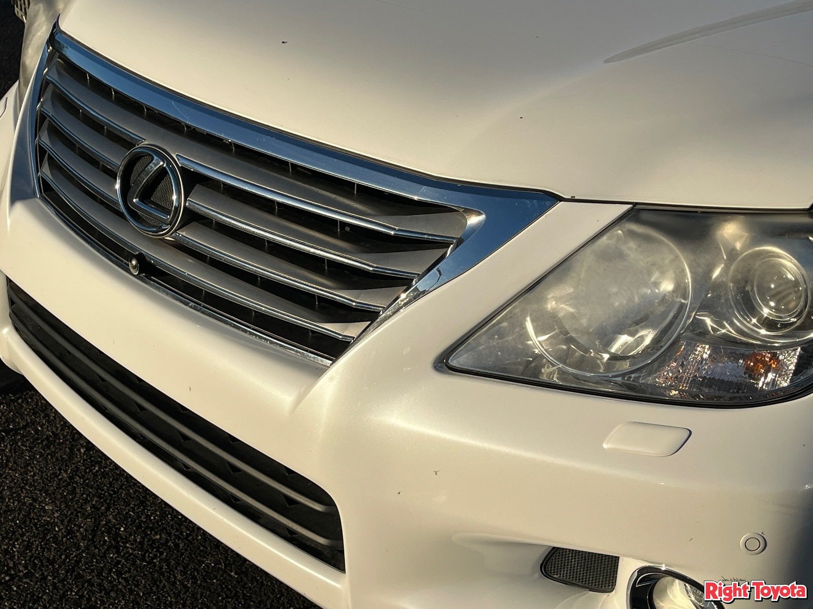 Used 2010 Lexus LX 570 4WD w/ Preferred Accessory Package image 7