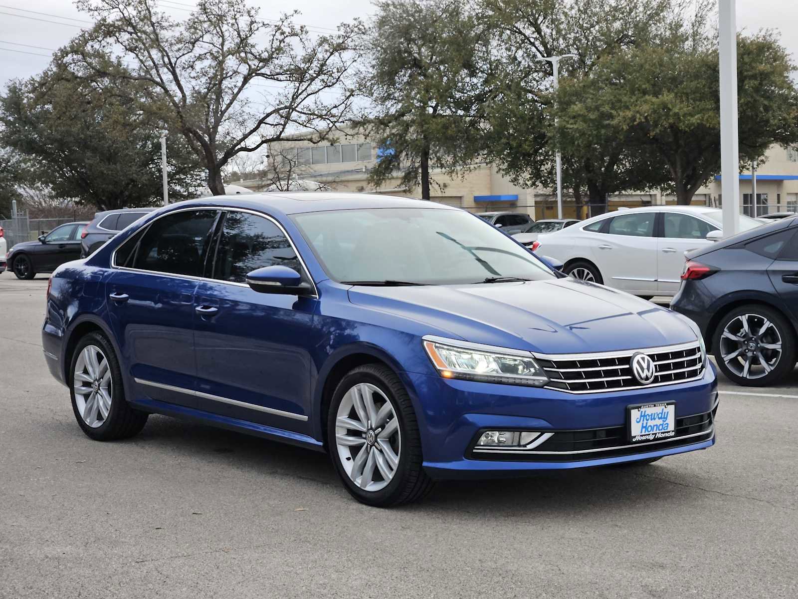 Used 2017 Volkswagen Passat 1.8T SE image 3