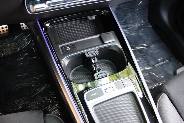 Used 2024 Mercedes-Benz GLB 250 4MATIC image 19