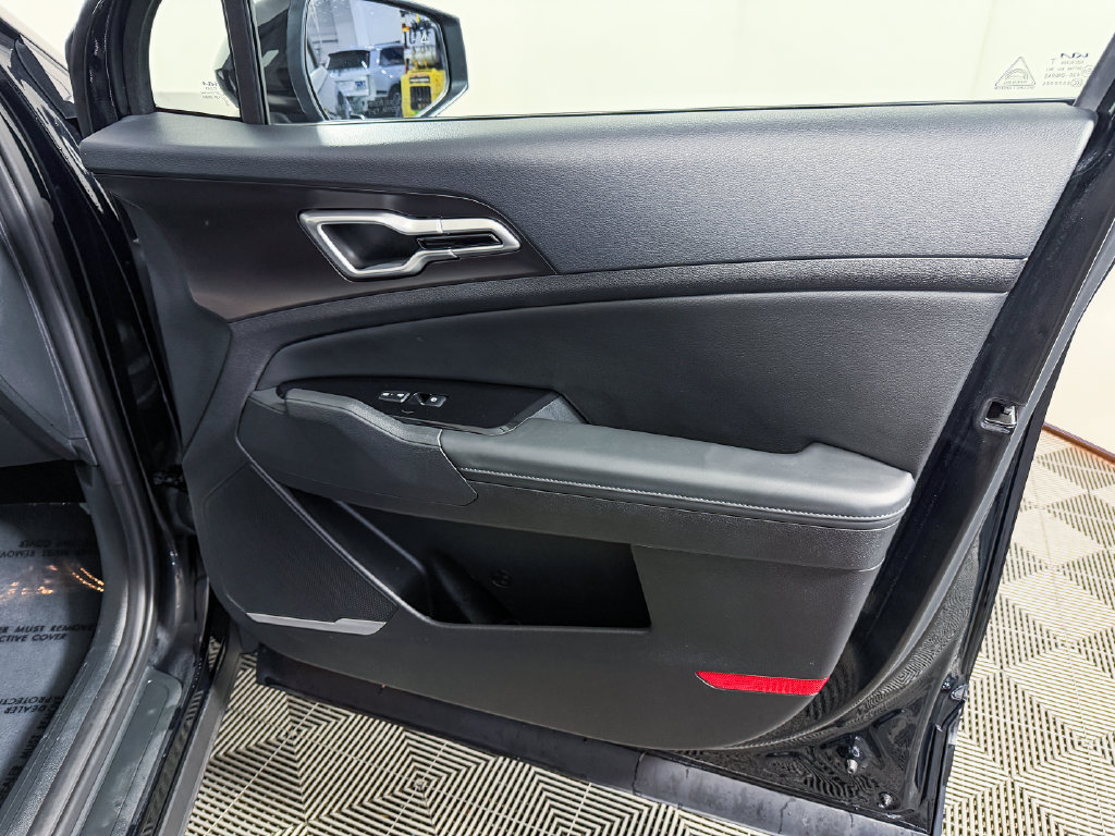 Used 2024 Kia Sportage EX FWD image 40