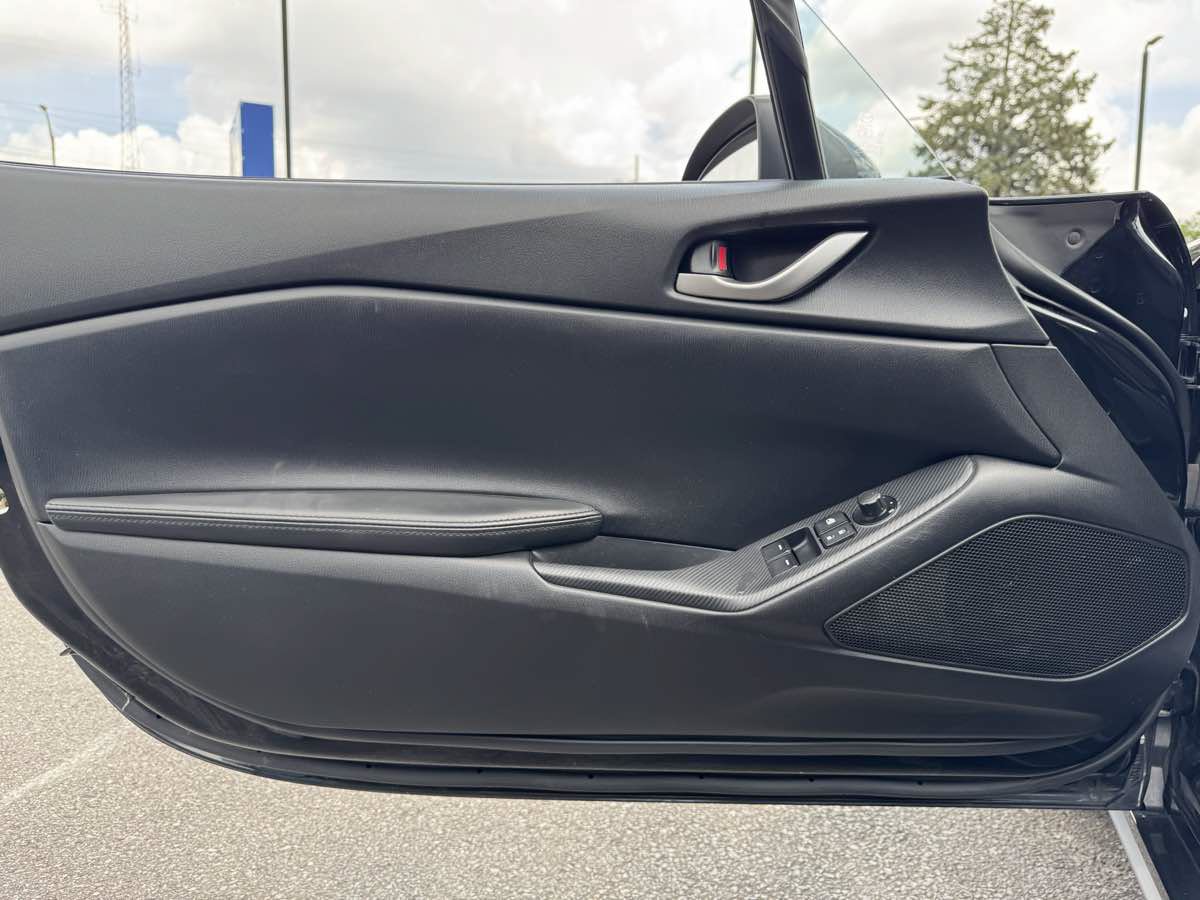 Used 2016 MAZDA MX-5 Miata Sport RWD image 27