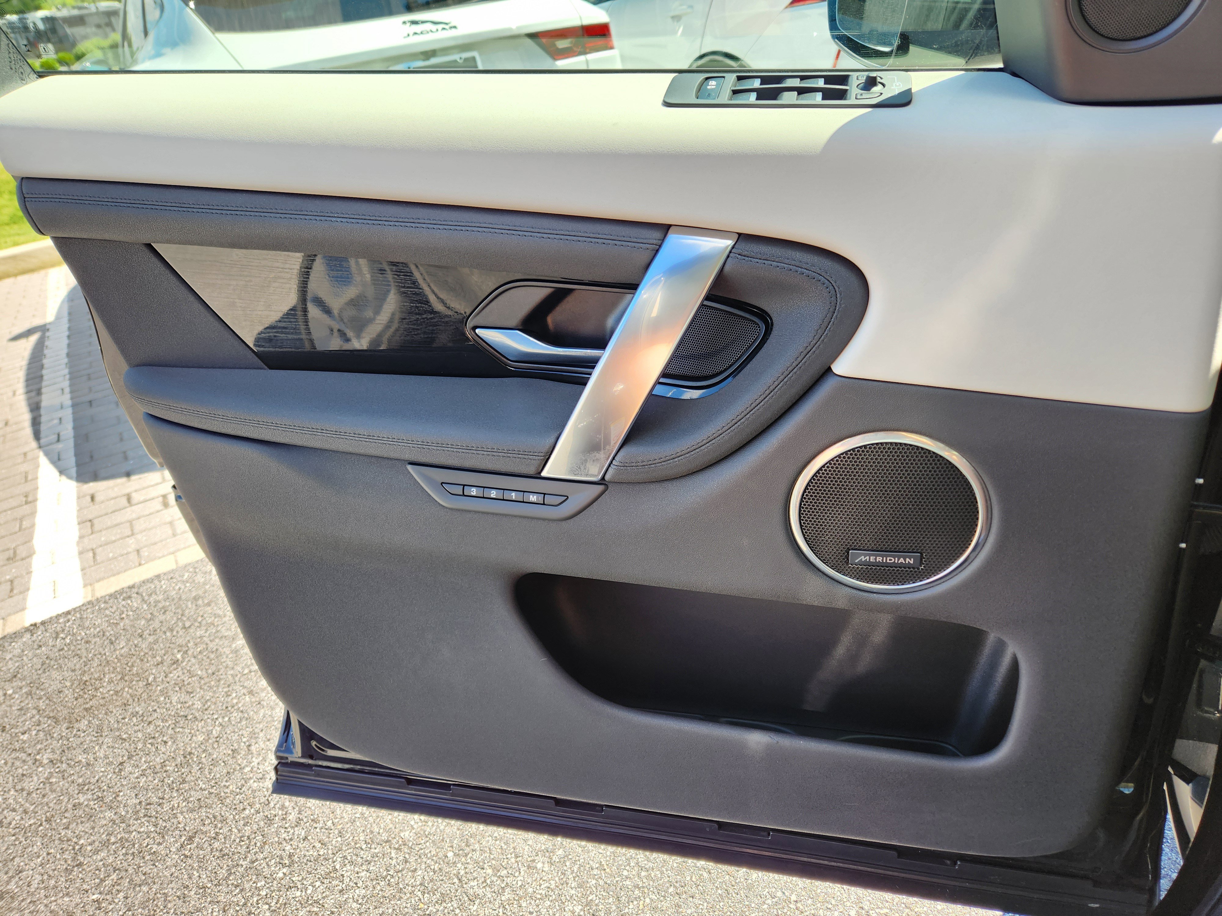 Certified 2025 Land Rover Discovery Sport S image 23