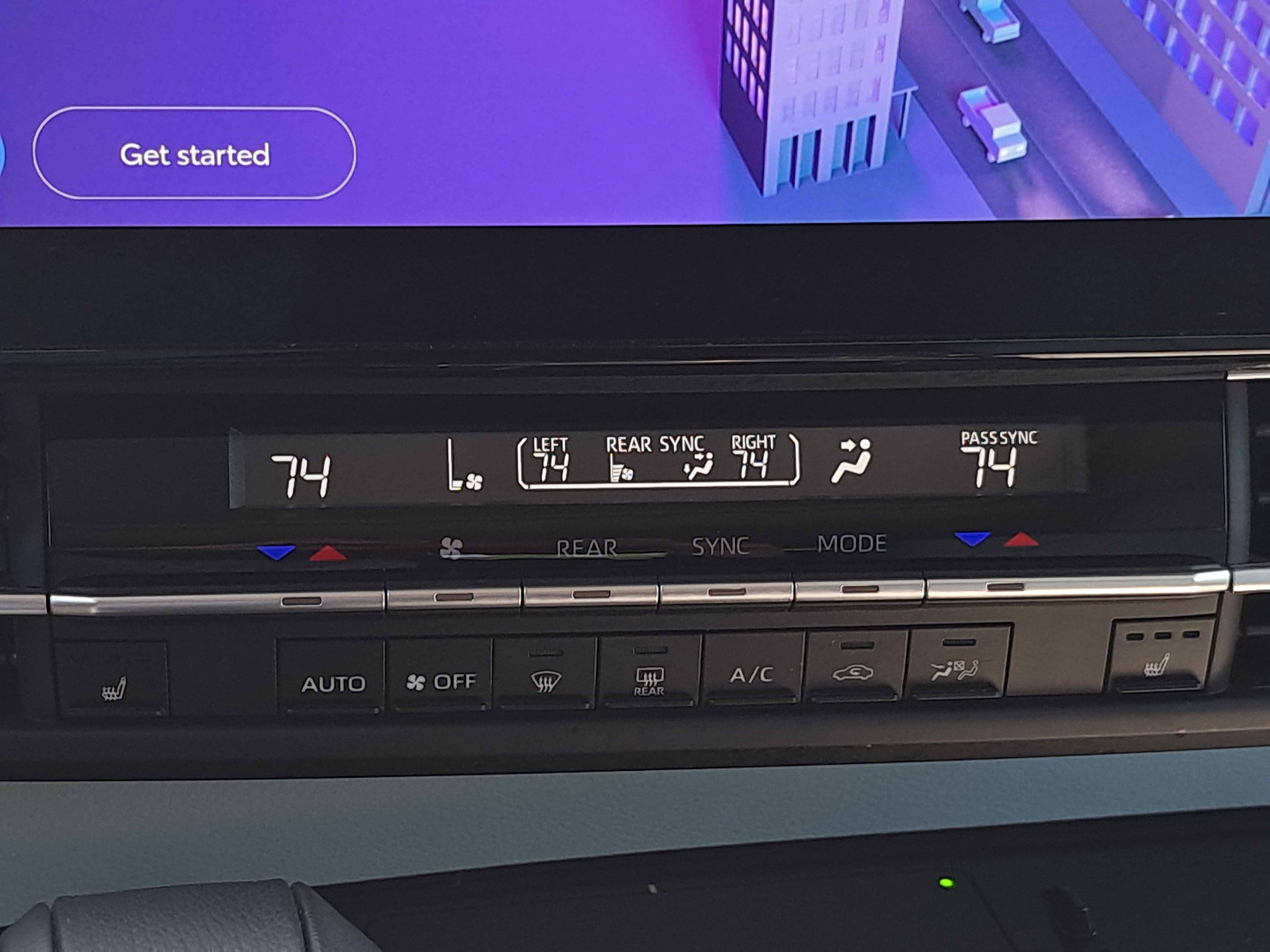 Used 2025 Toyota Sienna XLE FWD image 23