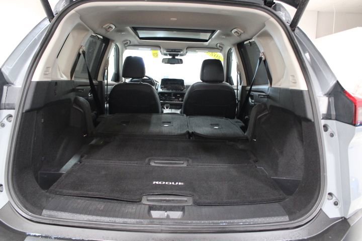 Used 2023 Nissan Rogue SL w/ SL Premium Package image 14