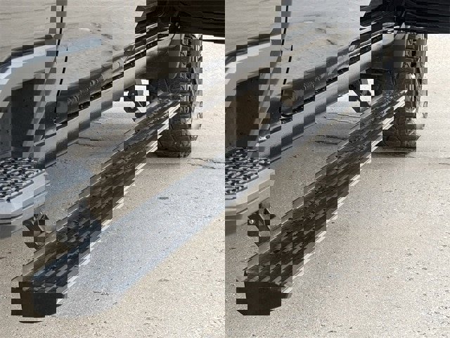 Used 2023 GMC Sierra 2500 Denali w/ Denali Black Diamond Edition image 9