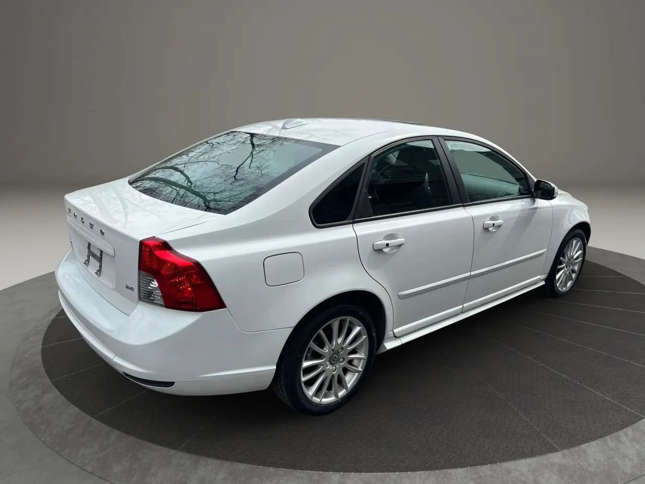 Used 2010 Volvo S40 2.4i FWD image 10