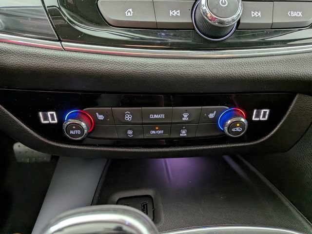 Used 2019 Buick Enclave Essence AWD/4WD image 20