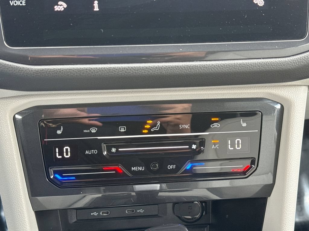 Used 2024 Volkswagen Tiguan SE R-Line AWD/4WD image 17