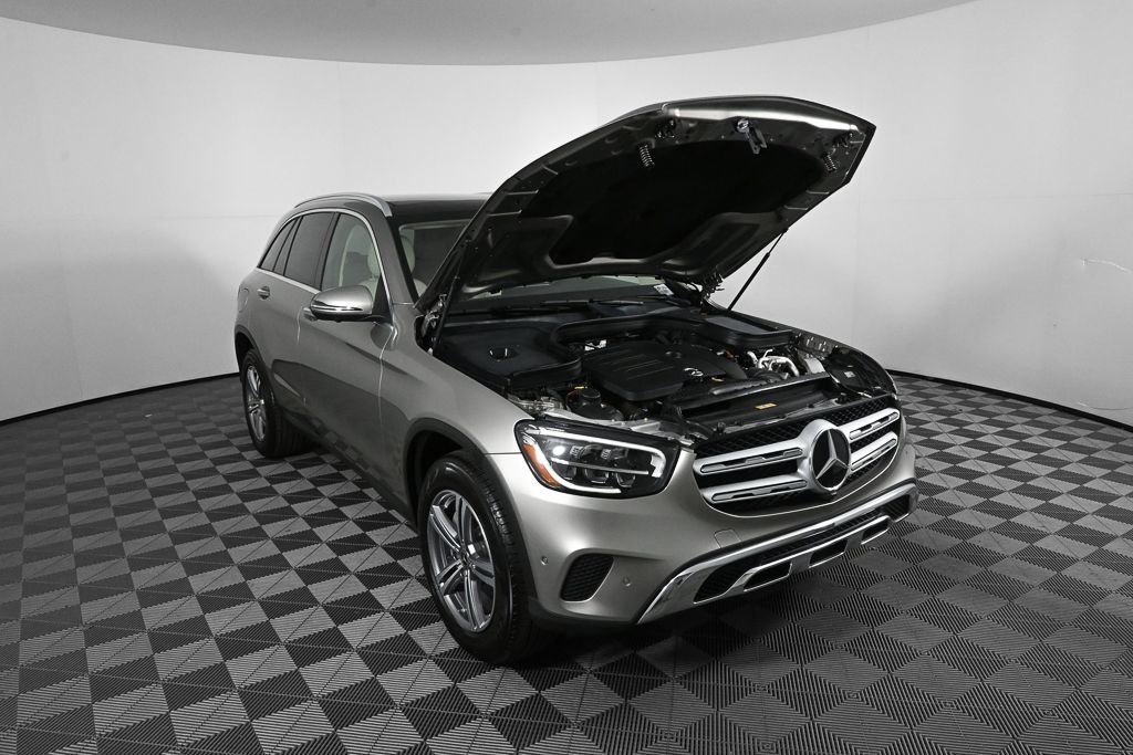 Certified 2022 Mercedes-Benz GLC 300 w/ Premium Package Lite image 34