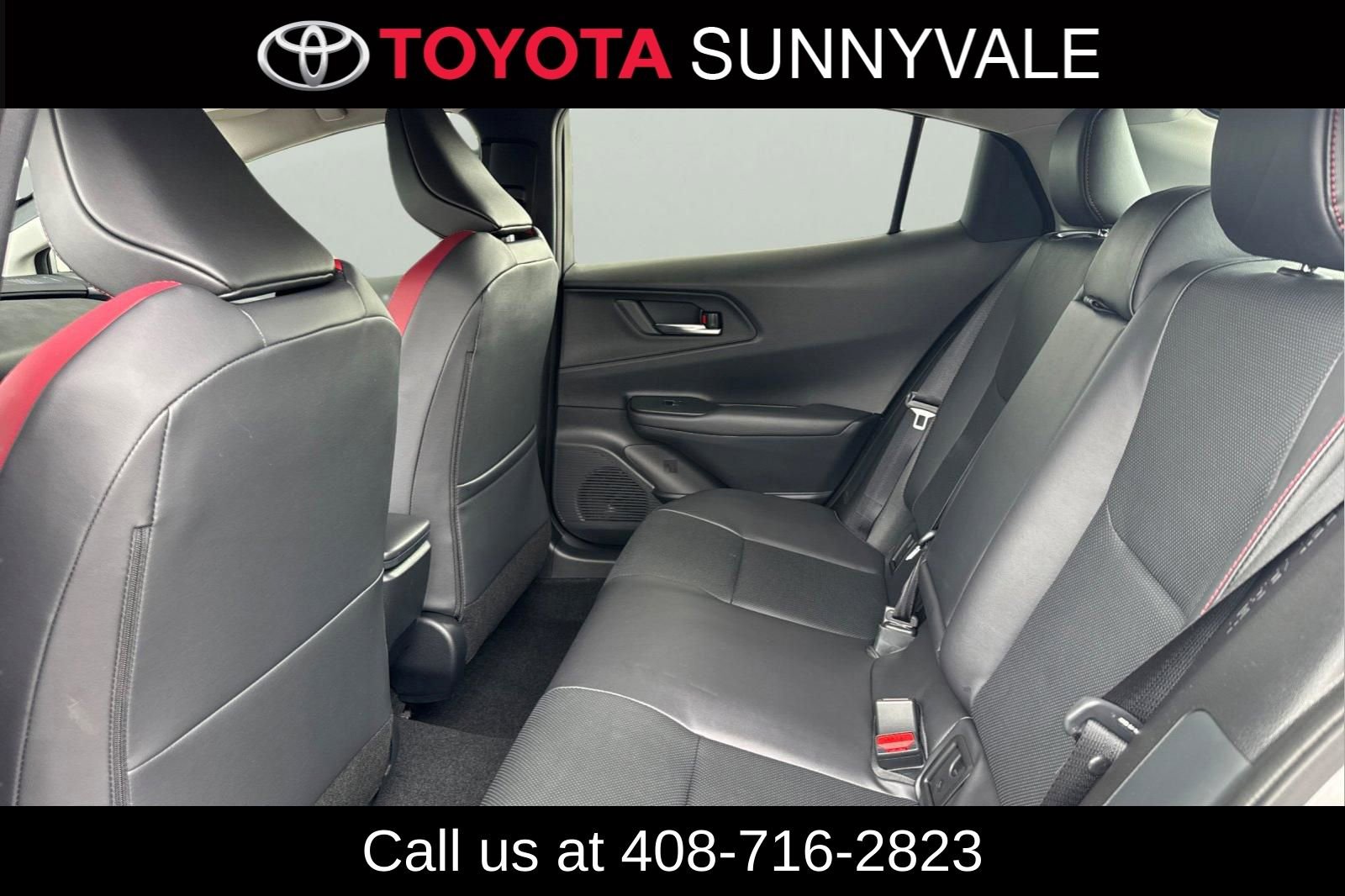 Used 2025 Toyota Prius Plug-In Hybrid image 5