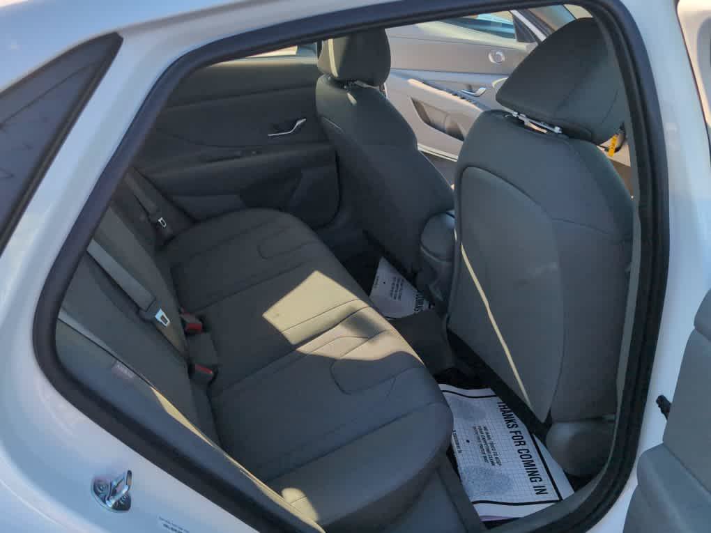 New 2026 Hyundai Elantra SE FWD image 21