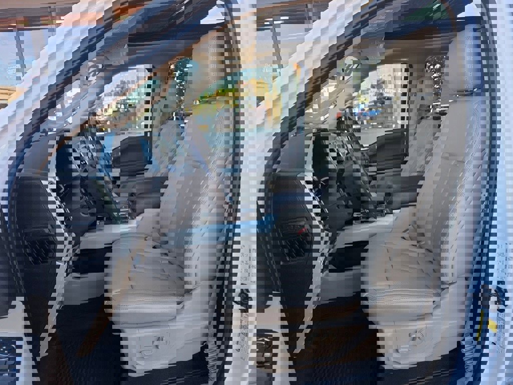 Used 2020 Ford F150 Lariat w/ Equipment Group 502A Luxury image 7