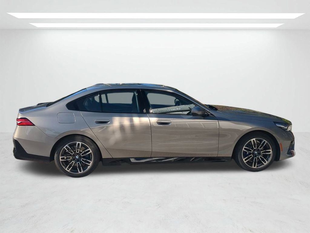 New 2026 BMW 530i xDrive w/ M Sport Package AWD/4WD image 3