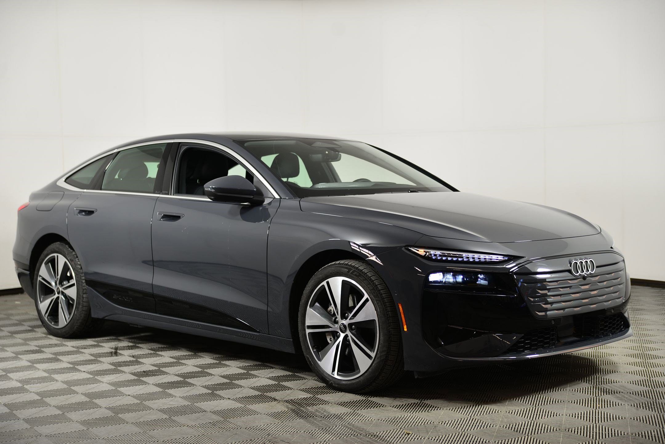 Certified 2025 Audi A6 e-tron Premium Plus w/ Premium Plus image 6