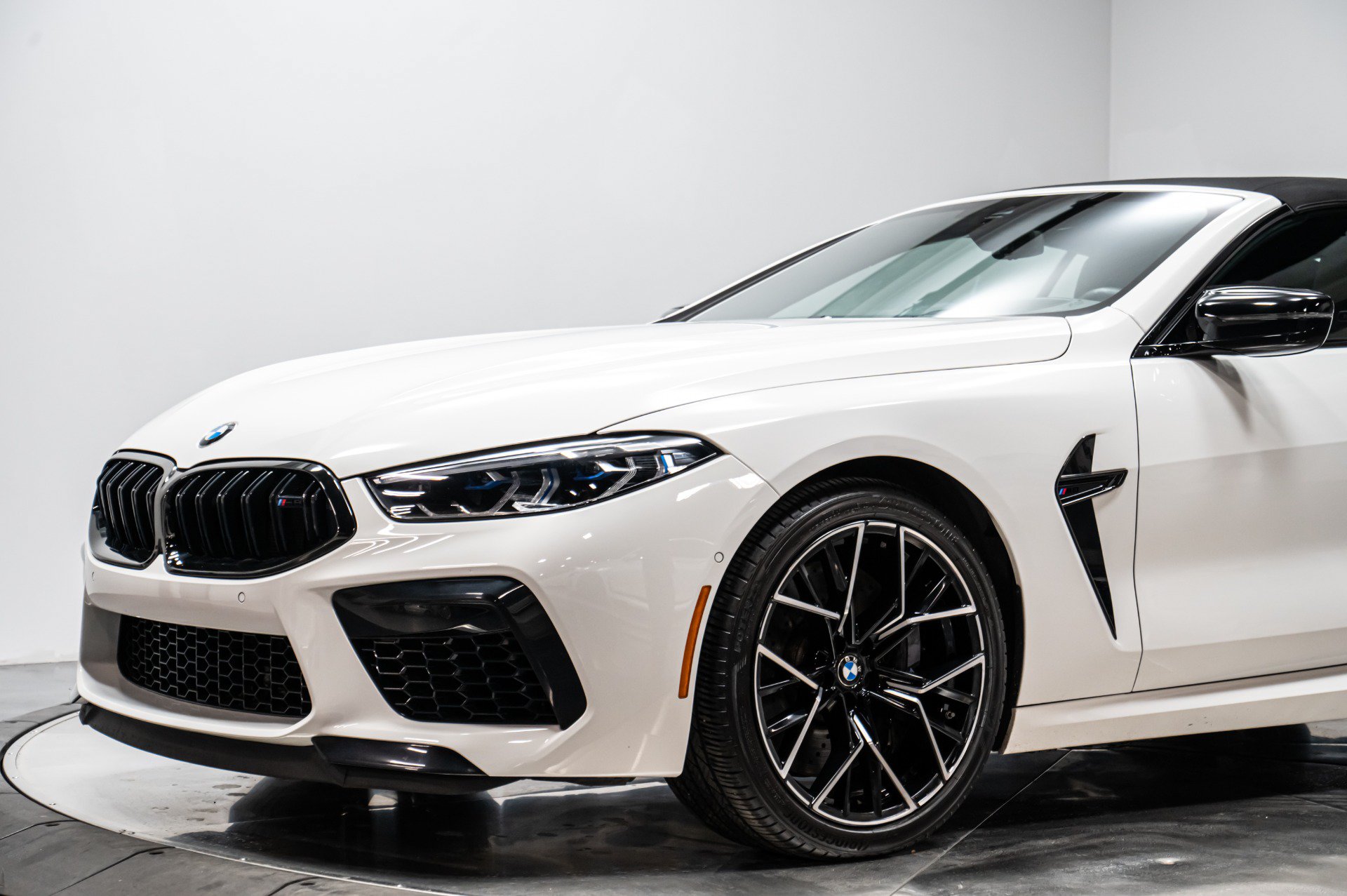 Used 2022 BMW M8 Competition AWD/4WD image 8