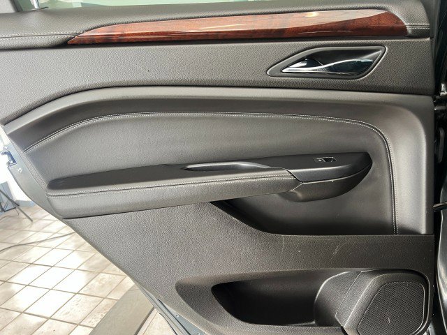 Used 2014 Cadillac SRX Luxury image 34