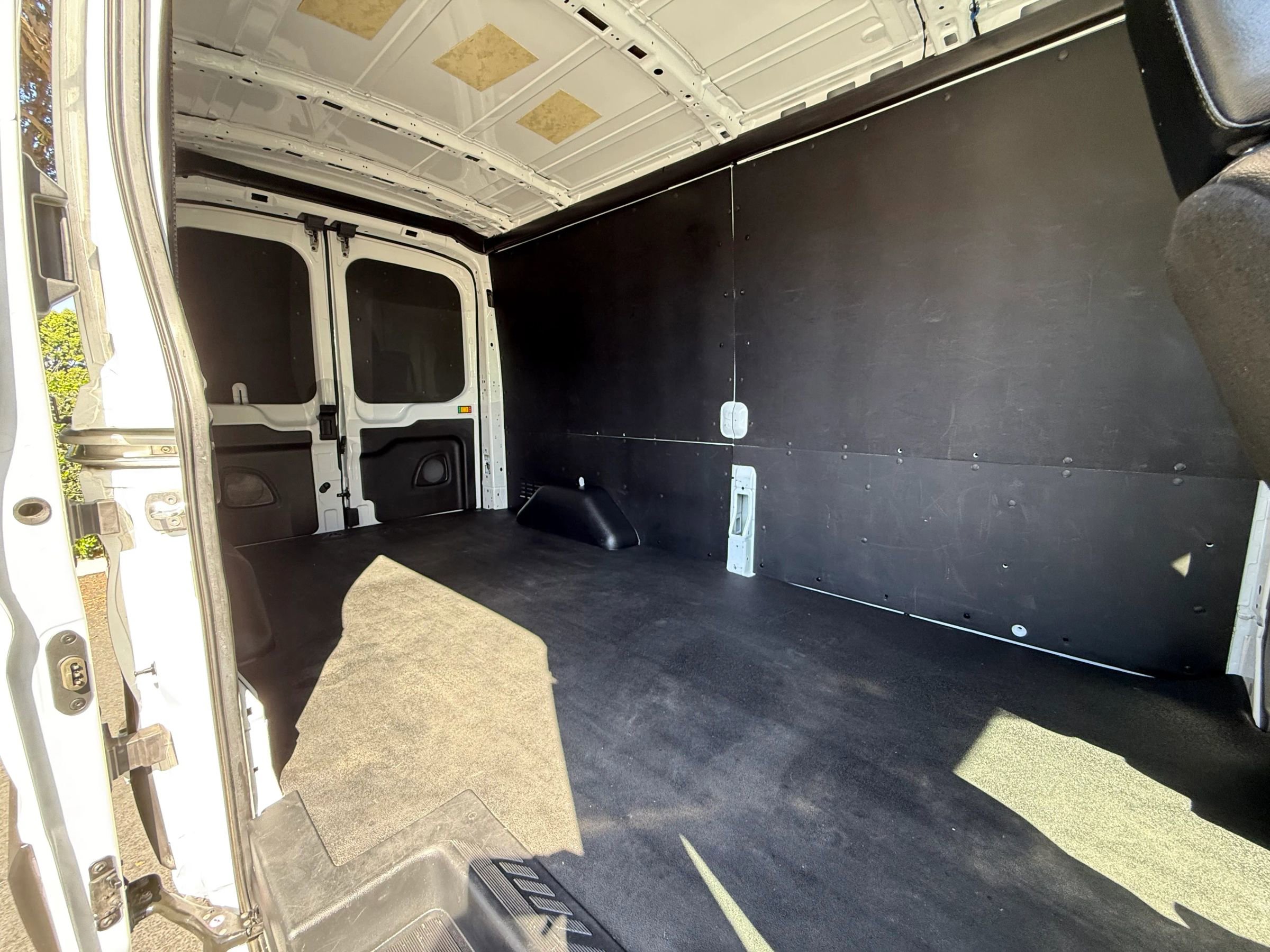 Used 2023 Ford Transit 250 Medium Roof AWD w/ Load Area Protection Package image 12