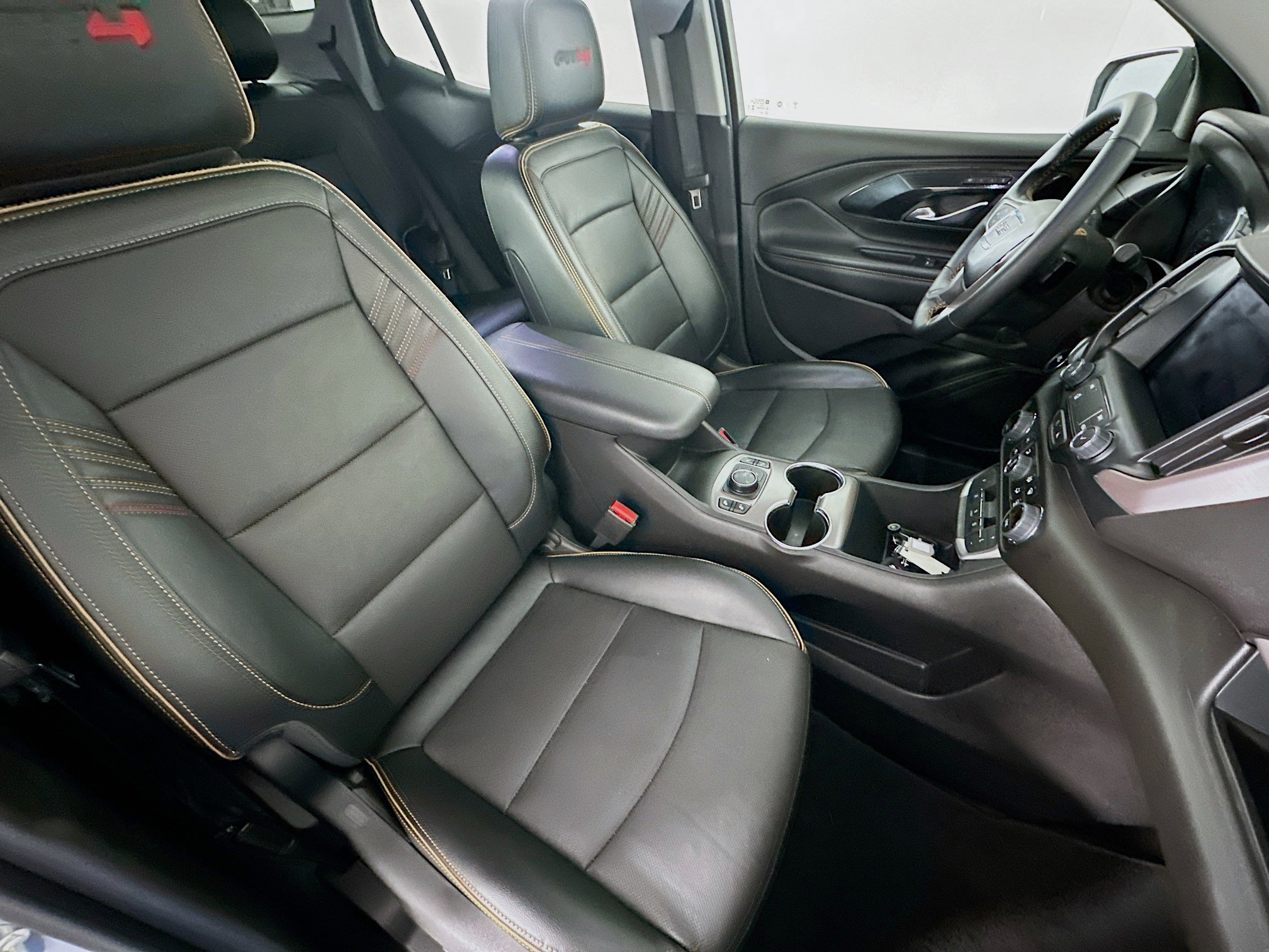 Used 2024 GMC Terrain AT4 image 33